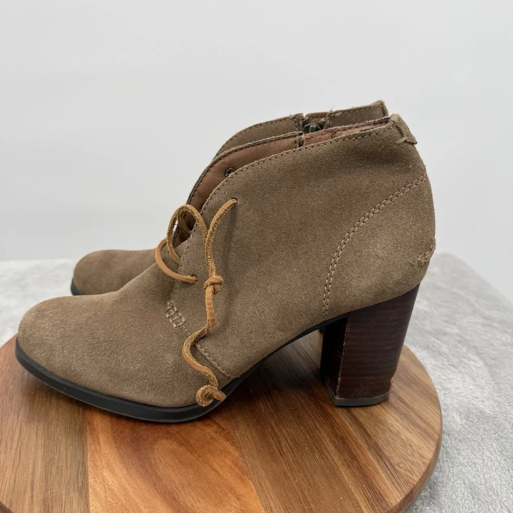 Sperry Boots Womens 9 M Beige Leather Ankle Bootie Lace up Stacked Heel